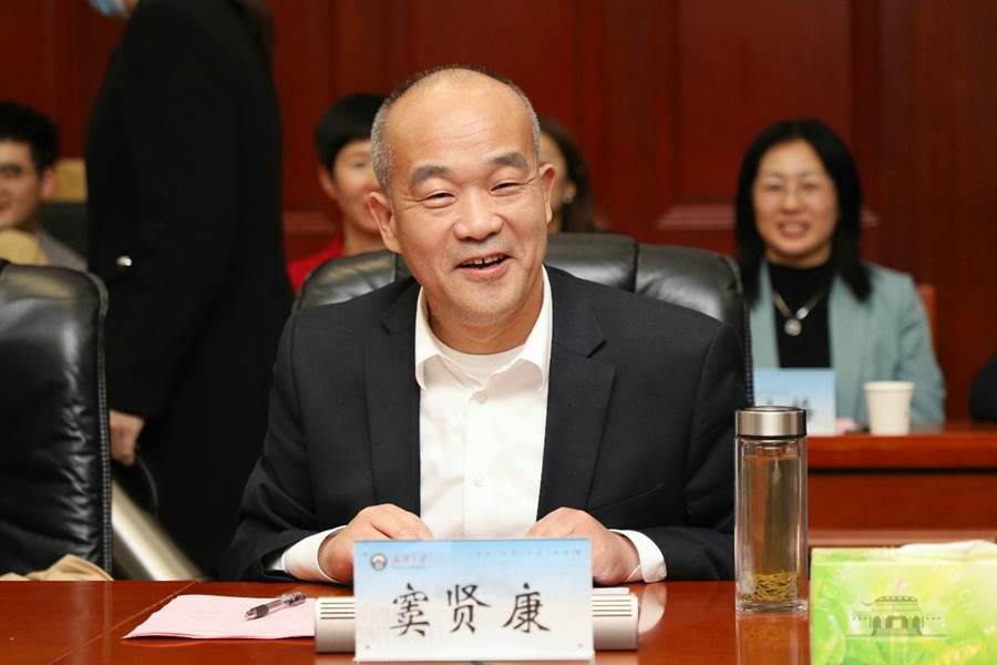 http://news.whu.edu.cn/__local/6/03/FD/E67B5200D178E8AFF2E881937BA_6040B2CE_15A43.jpeg