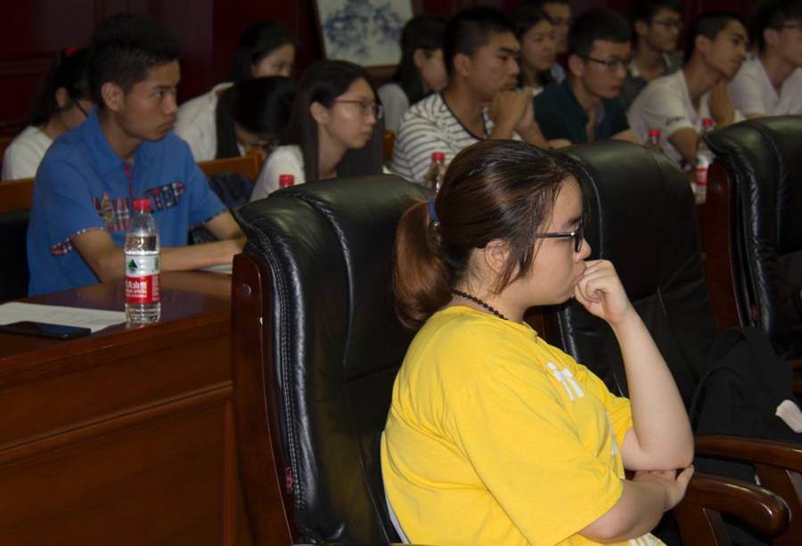 http://xyc.whu.edu.cn/__local/7/93/E0/950A9FFB275A4FFA270B4642CD0_067BA71F_10265.jpg
